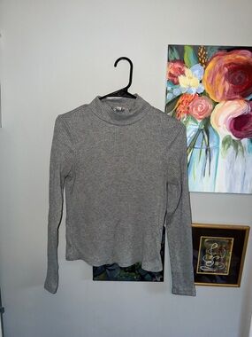 Time and Tru Ribbed Mock Neck Long Sleeve Top - Light Gray